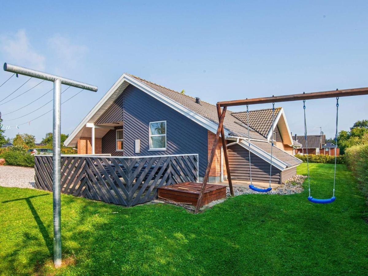10 Person Holiday Home In Juelsminde Sonderby  Dış mekan fotoğraf