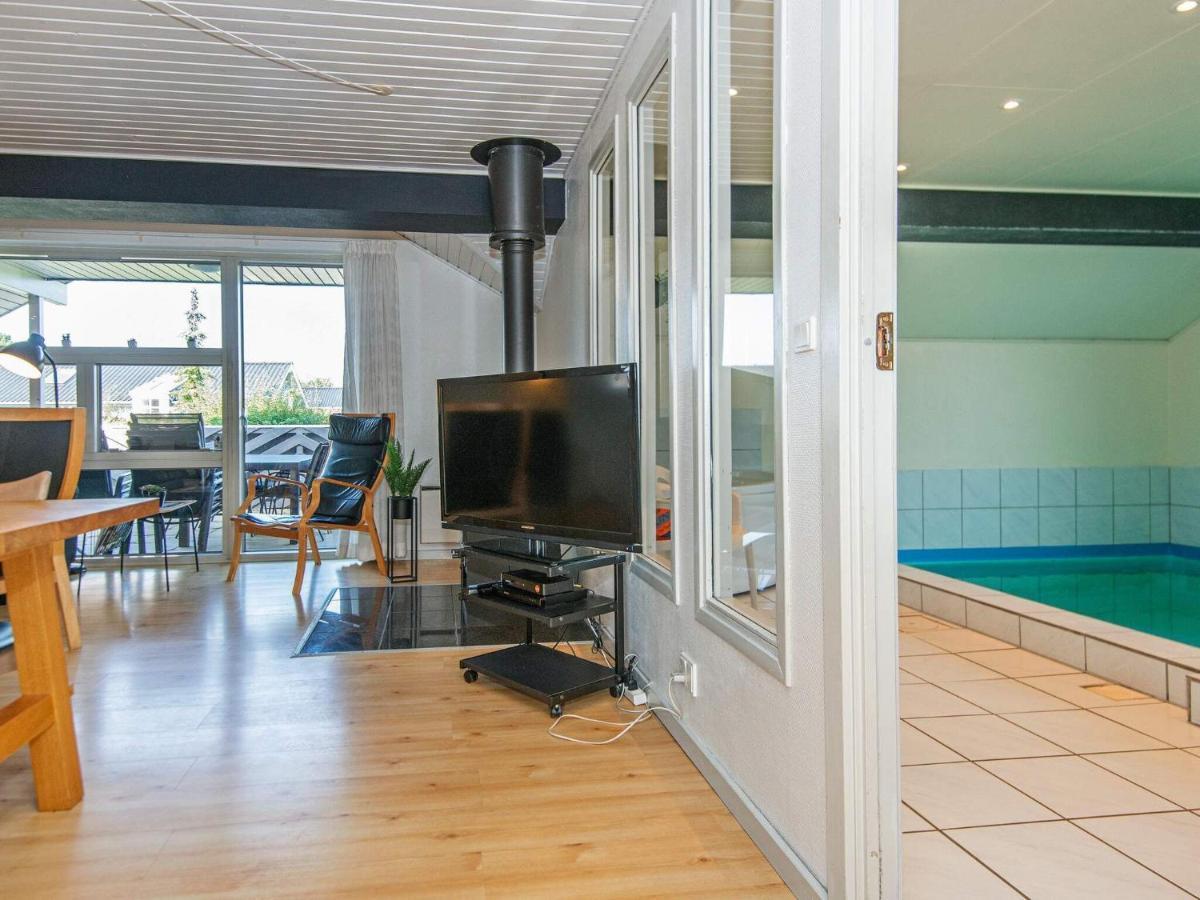 10 Person Holiday Home In Juelsminde Sonderby  Dış mekan fotoğraf