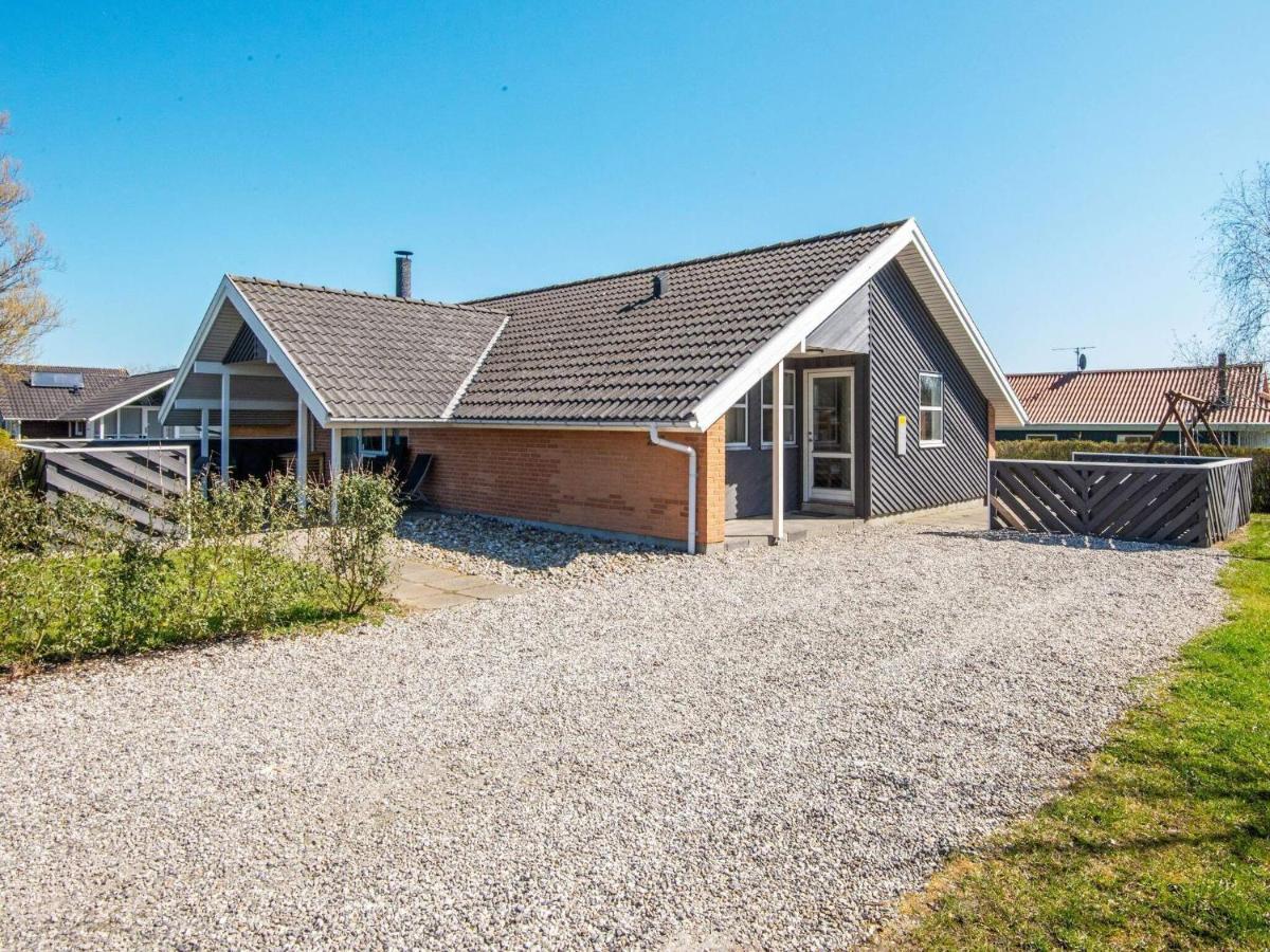 10 Person Holiday Home In Juelsminde Sonderby  Dış mekan fotoğraf